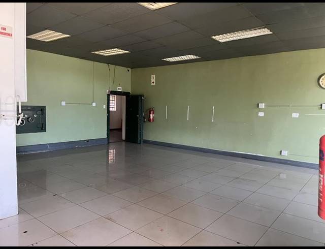 RETAIL PROPERTY TO RENT IN PAARDEN EILAND